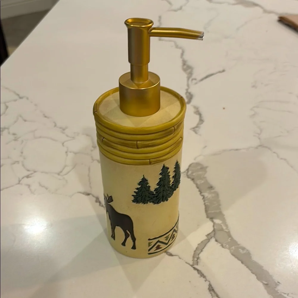 Cabin theme soap dispenser moose trees nature wildlife lodge